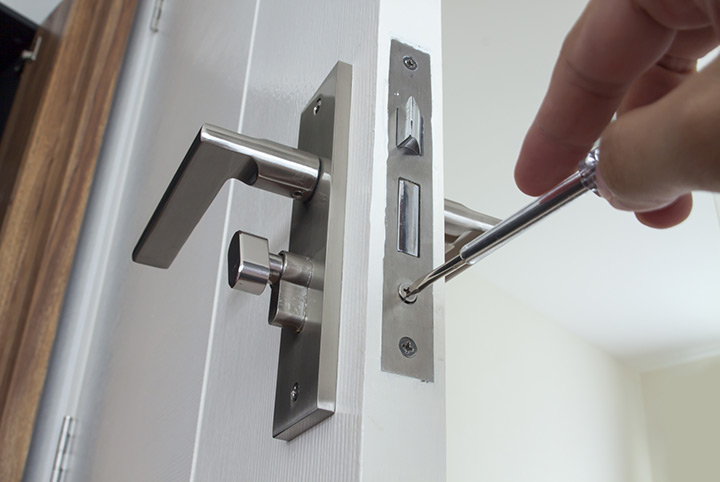 Our local locksmiths are able to repair and install door locks for properties in Isle Of Dogs and the local area.